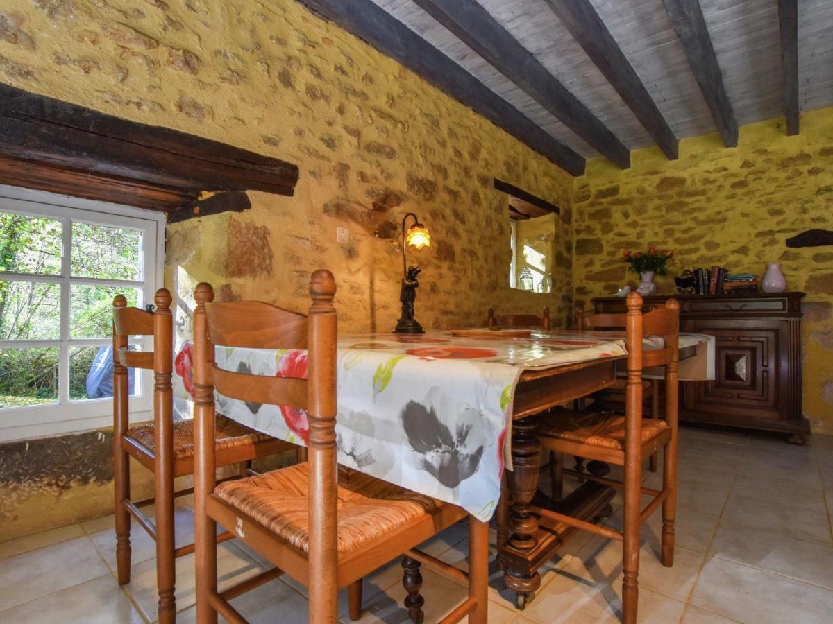 Cosy Holiday Home In Lantheuil With Garden Villefranche-du-Périgord Eksteriør billede