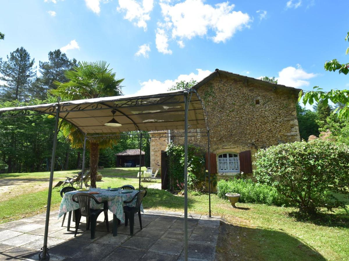 Cosy Holiday Home In Lantheuil With Garden Villefranche-du-Périgord Eksteriør billede