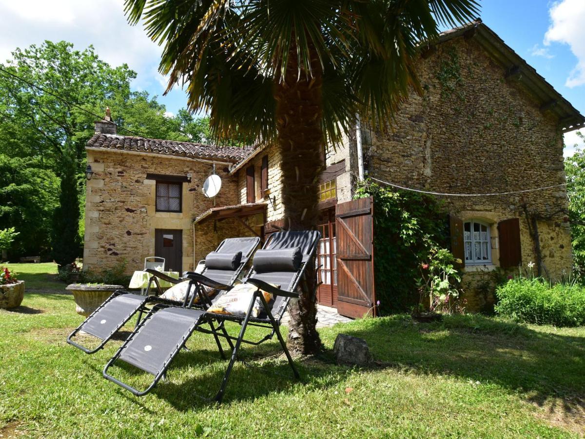 Cosy Holiday Home In Lantheuil With Garden Villefranche-du-Périgord Eksteriør billede