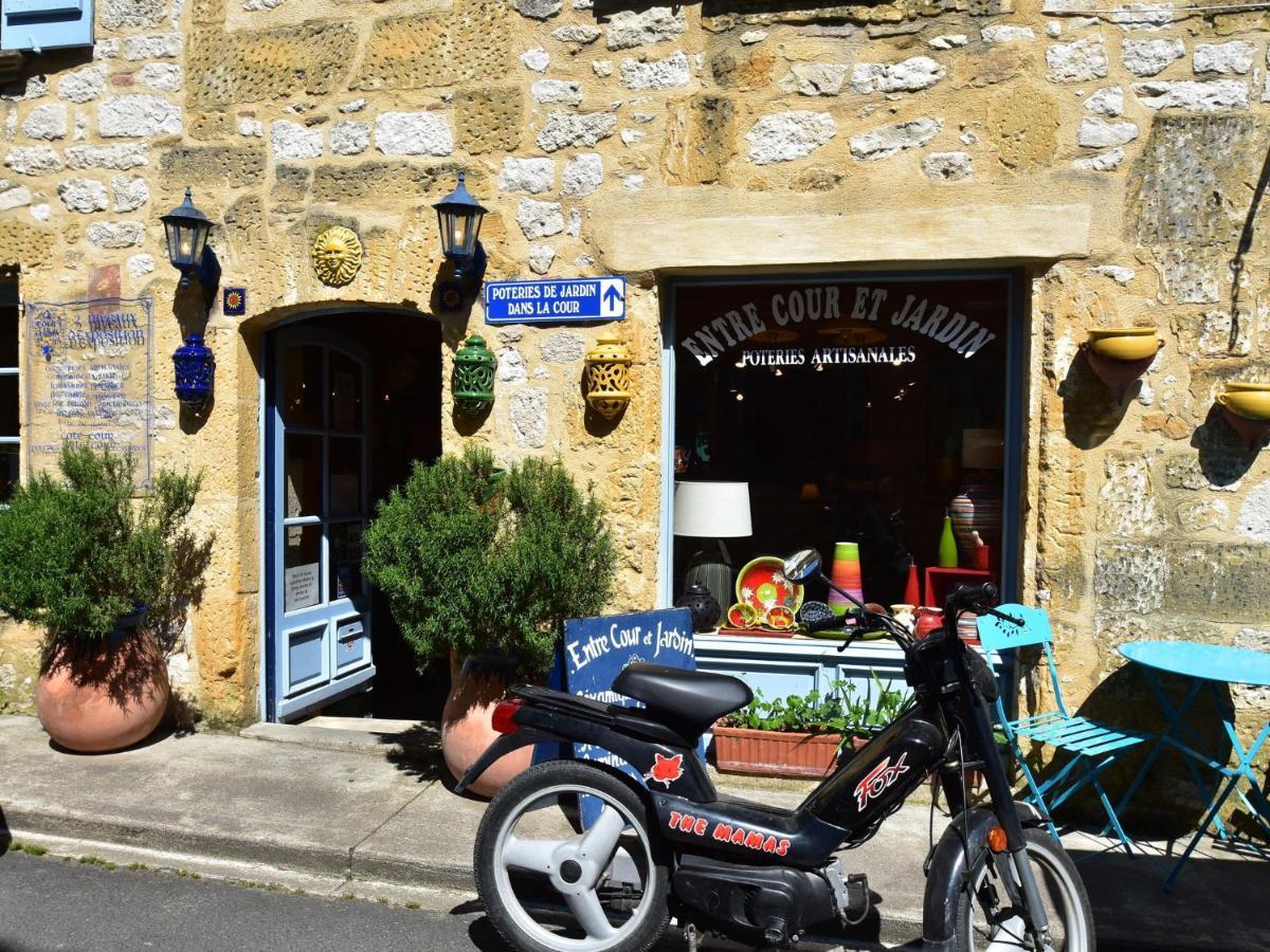 Cosy Holiday Home In Lantheuil With Garden Villefranche-du-Périgord Eksteriør billede