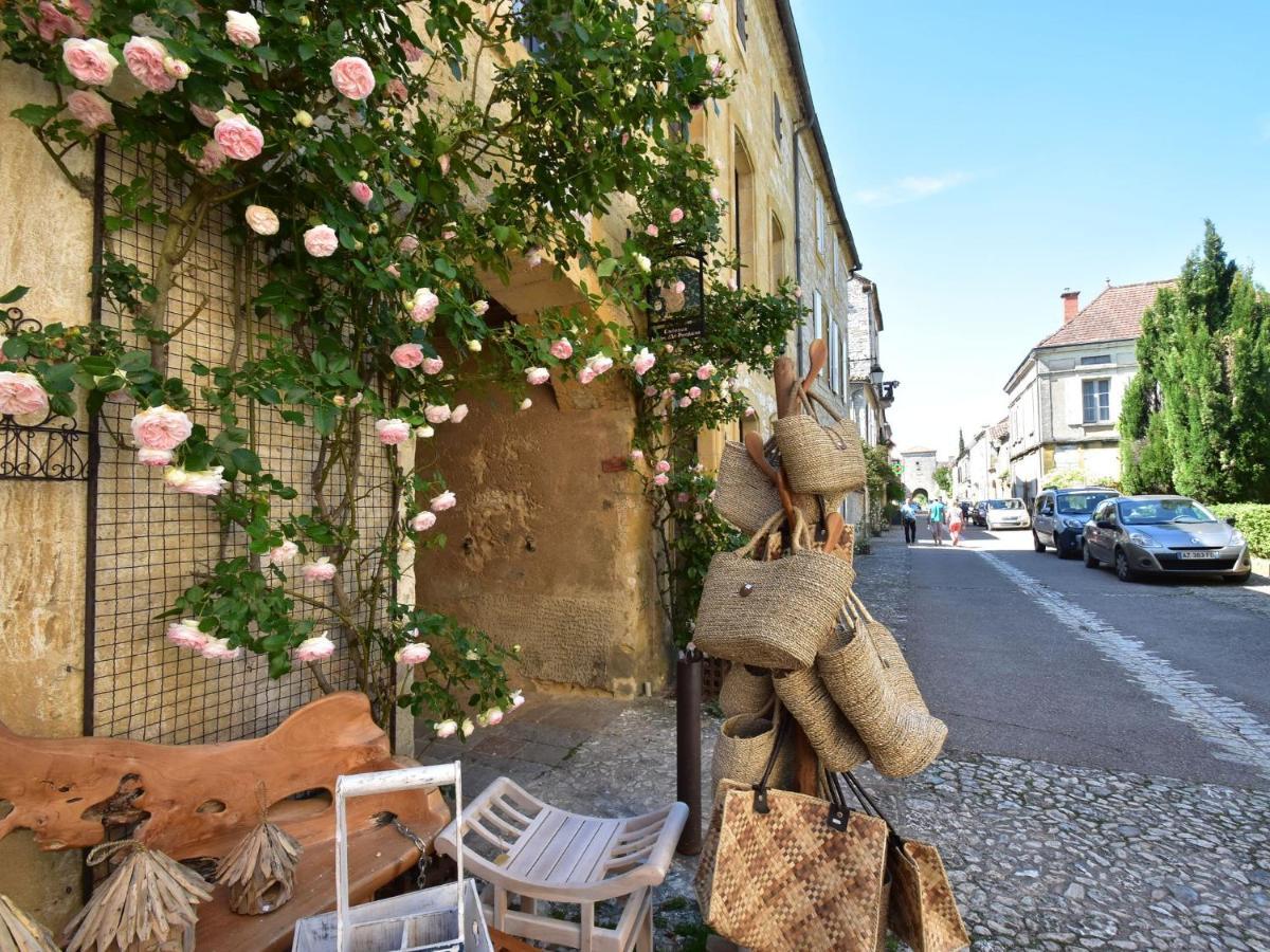 Cosy Holiday Home In Lantheuil With Garden Villefranche-du-Périgord Eksteriør billede