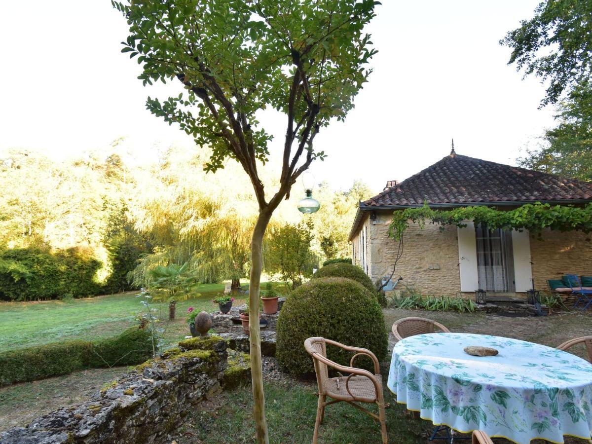 Cosy Holiday Home In Lantheuil With Garden Villefranche-du-Périgord Eksteriør billede
