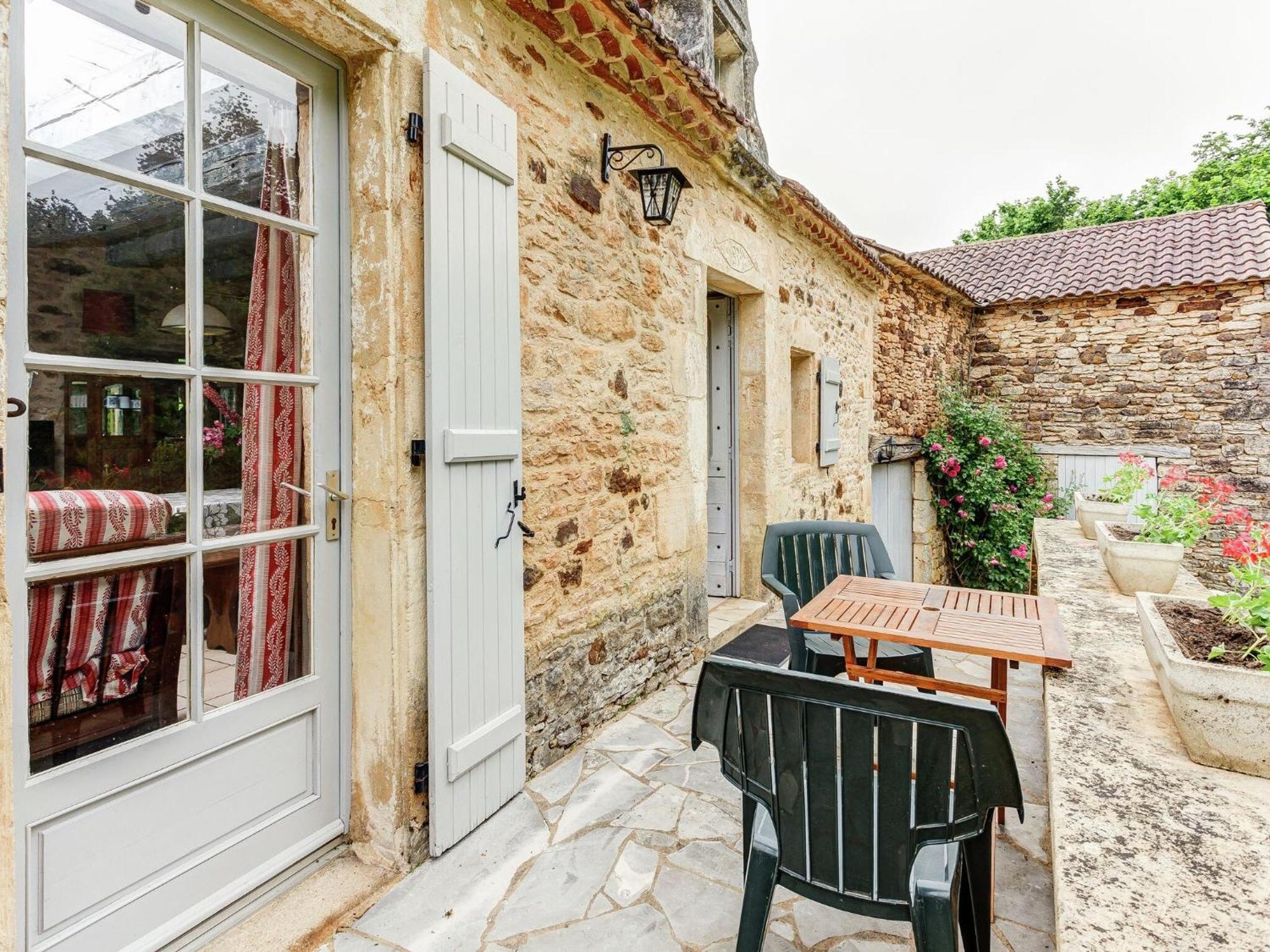 Cosy Holiday Home In Lantheuil With Garden Villefranche-du-Périgord Eksteriør billede