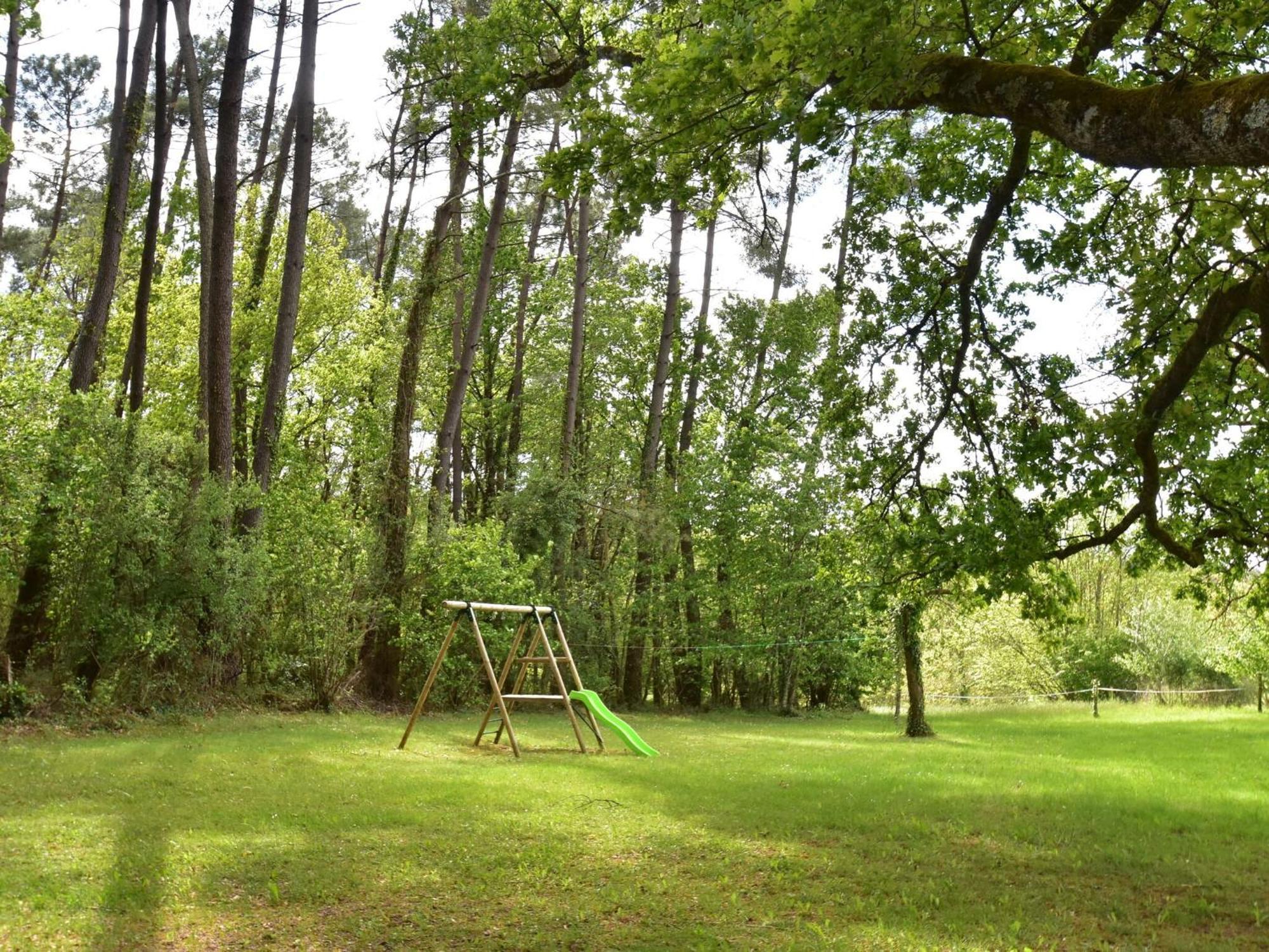Cosy Holiday Home In Lantheuil With Garden Villefranche-du-Périgord Eksteriør billede